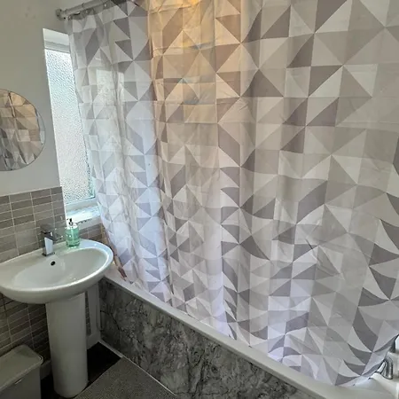 Little Luxe Shared House *