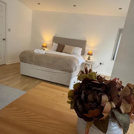 Little Luxe Shared House Bristol