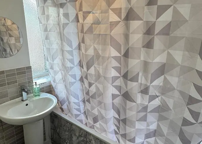 Little Luxe Shared House *